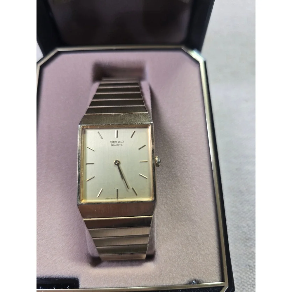 Seiko Quartz‎ Vintage Gold Tone Rectangular Dress Watch 5Y30-5020 with Box